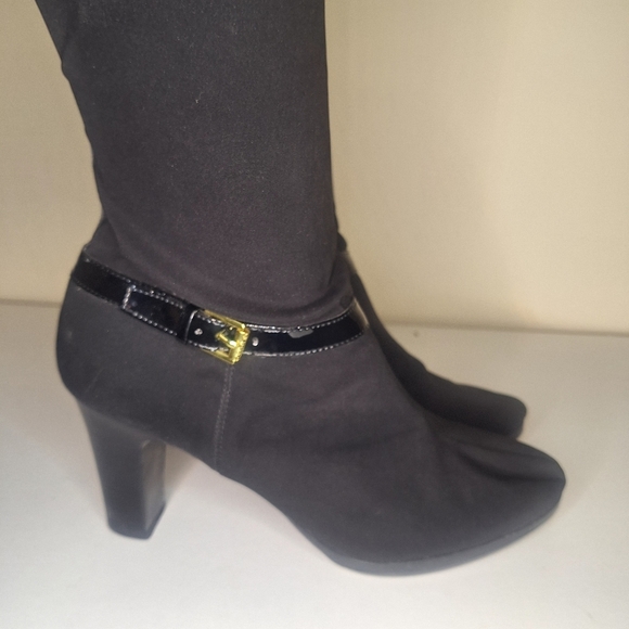 Lauren Ralph Lauren Heeled Knee Sock Style Boot Side Zip Size 9B - Picture 2 of 9
